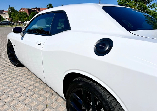 Dodge Challenger cena 139000 przebieg: 55000, rok produkcji 2019 z Wejherowo małe 781